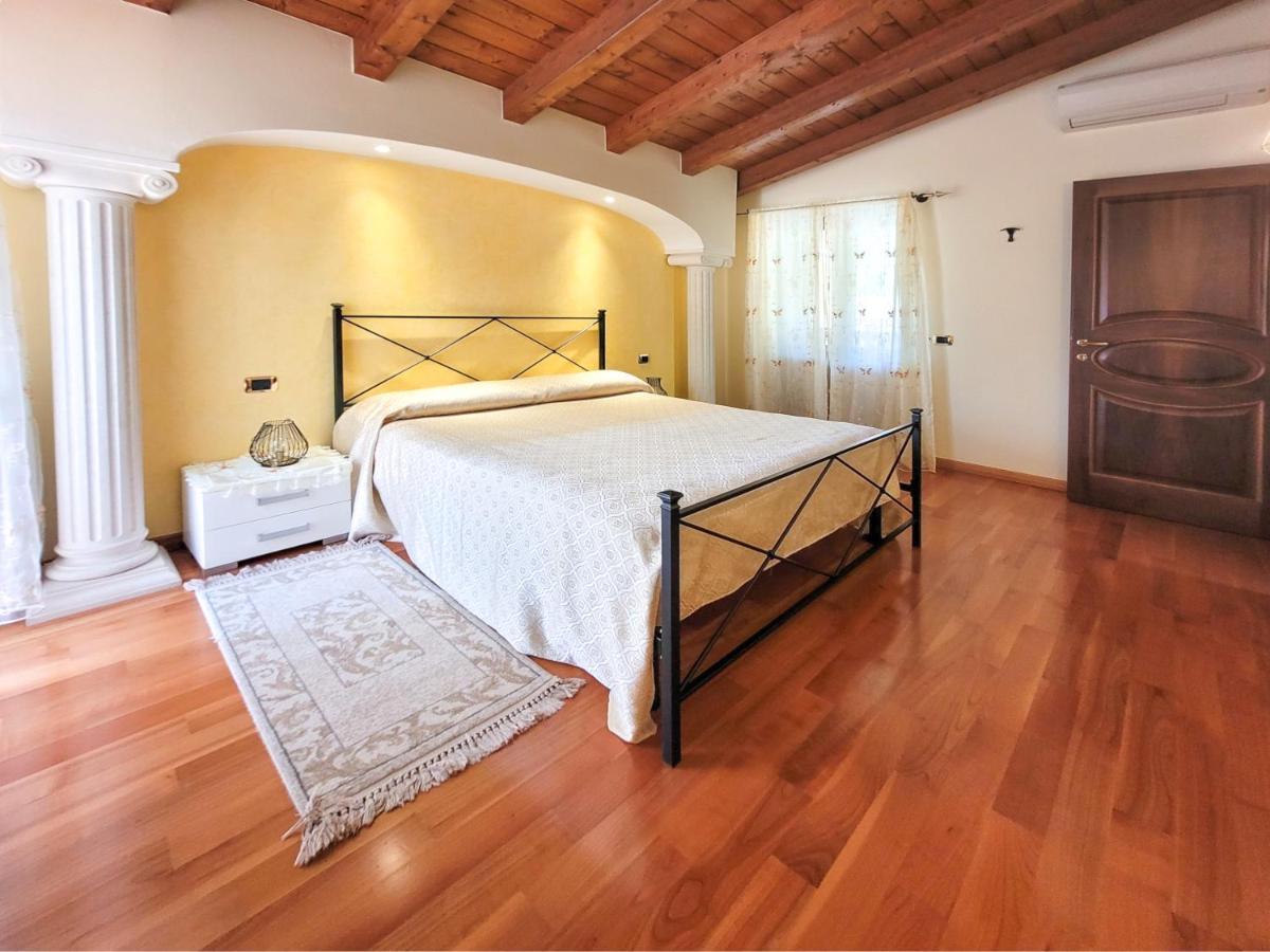 Villa Fior Di Loto Limone sul Garda Luaran gambar