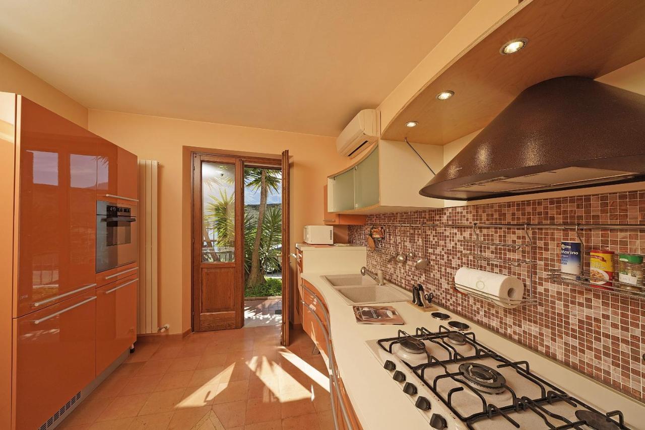 Villa Fior Di Loto Limone sul Garda Luaran gambar