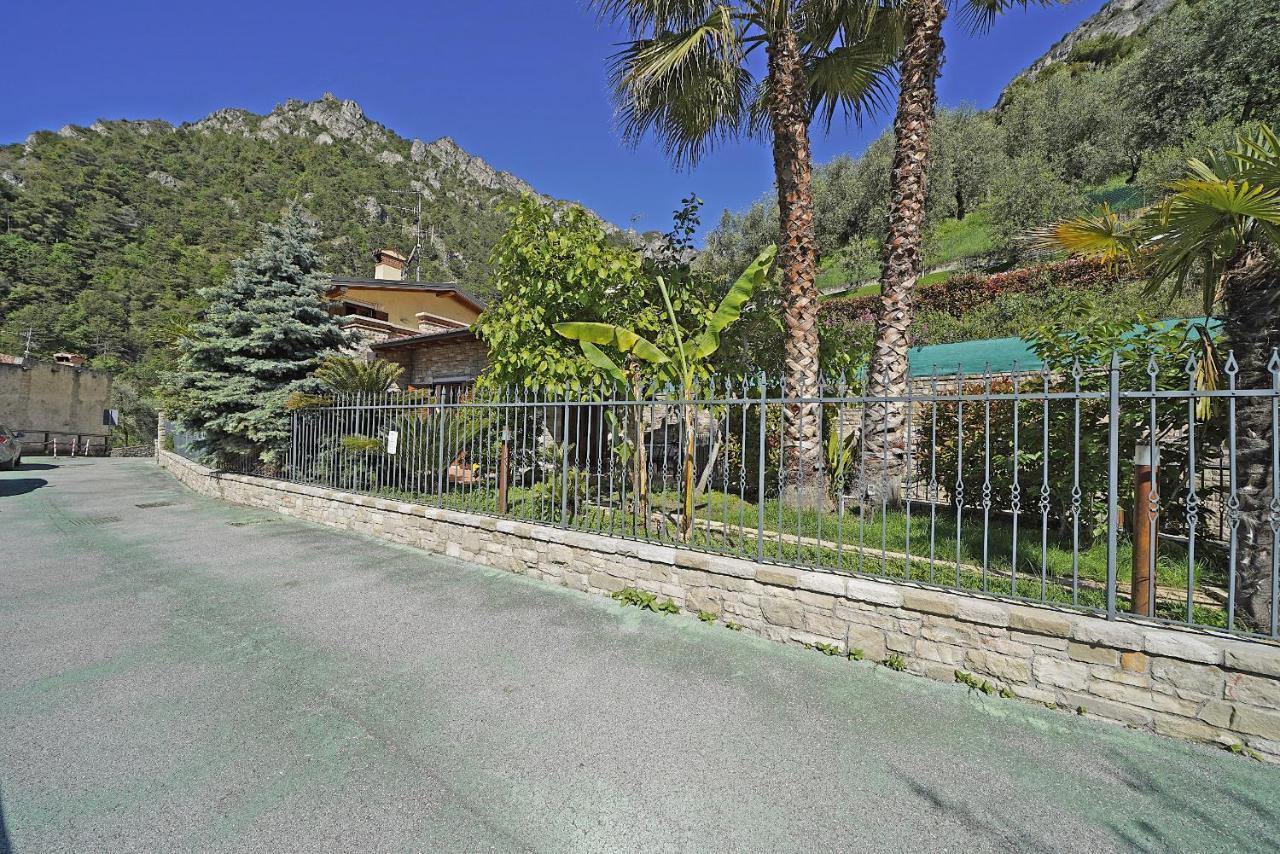 Villa Fior Di Loto Limone sul Garda Luaran gambar