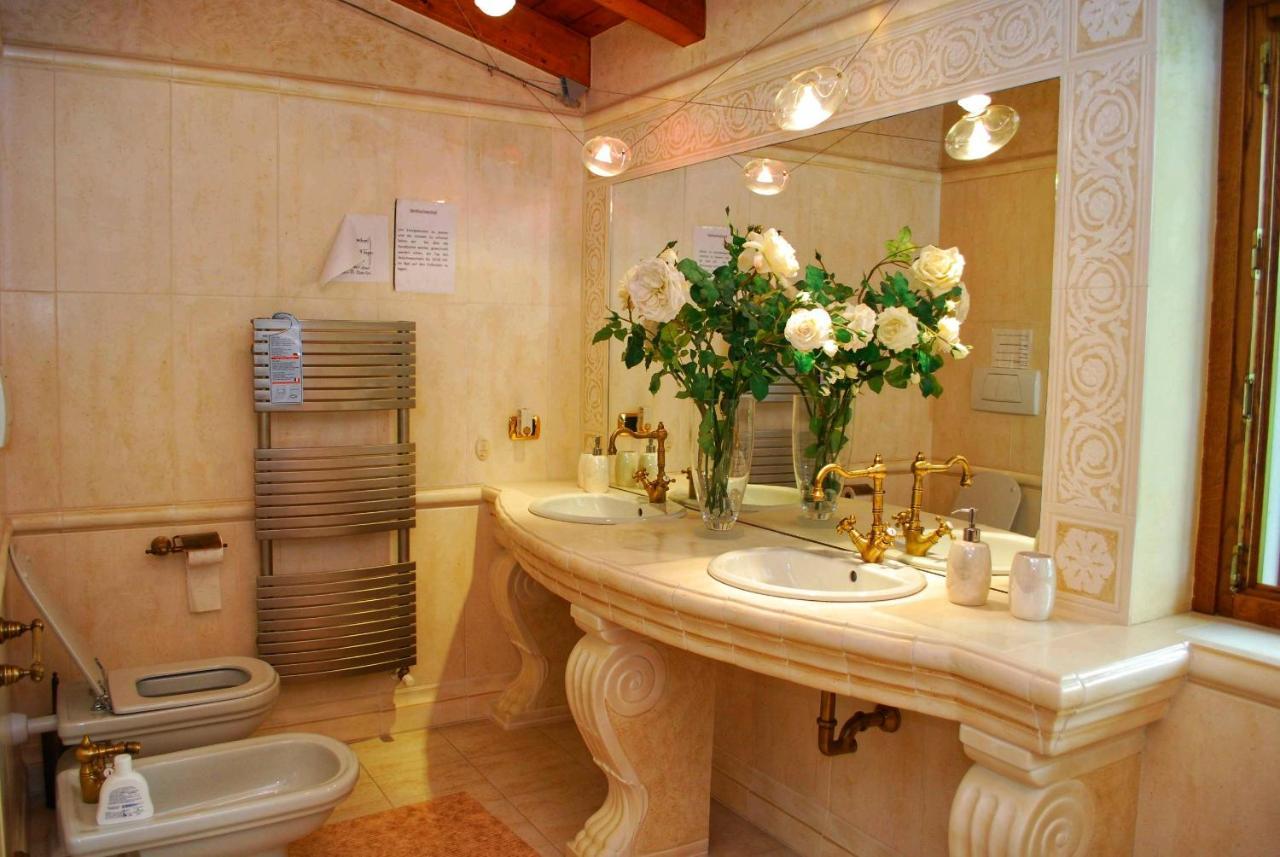 Villa Fior Di Loto Limone sul Garda Luaran gambar