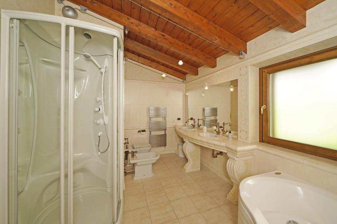 Villa Fior Di Loto Limone sul Garda Luaran gambar